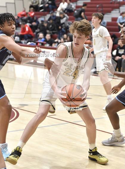 Thumbnail 3 in Oak Park vs. Canyon Springs (Rancho Mirage Holiday Invitational) photogallery.