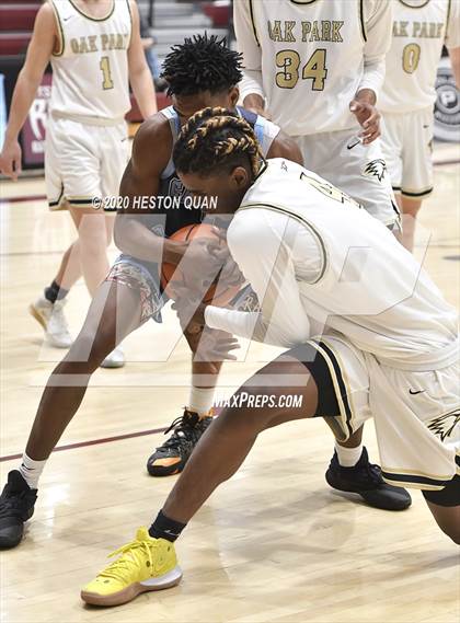 Thumbnail 2 in Oak Park vs. Canyon Springs (Rancho Mirage Holiday Invitational) photogallery.