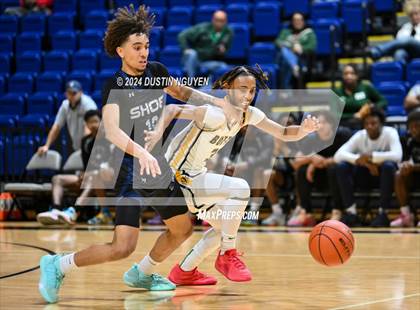 Thumbnail 1 in Shoemaker vs. Fort Bend Marshall (UIL Basketball 5A Region III Semifinal) photogallery.