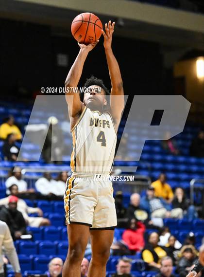 Thumbnail 3 in Shoemaker vs. Fort Bend Marshall (UIL Basketball 5A Region III Semifinal) photogallery.