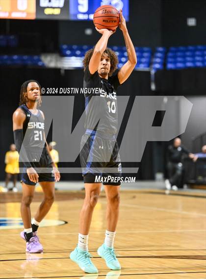 Thumbnail 3 in Shoemaker vs. Fort Bend Marshall (UIL Basketball 5A Region III Semifinal) photogallery.