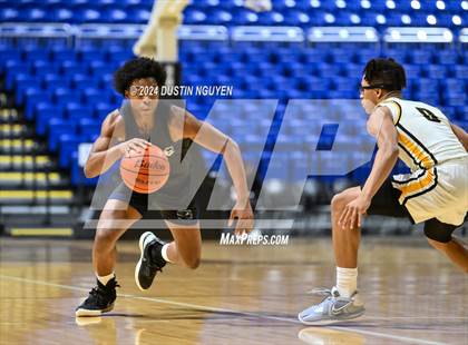 Thumbnail 1 in Shoemaker vs. Fort Bend Marshall (UIL Basketball 5A Region III Semifinal) photogallery.