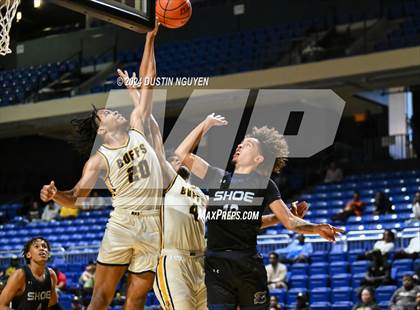 Thumbnail 1 in Shoemaker vs. Fort Bend Marshall (UIL Basketball 5A Region III Semifinal) photogallery.