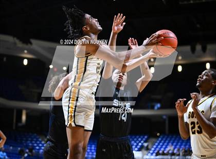 Thumbnail 2 in Shoemaker vs. Fort Bend Marshall (UIL Basketball 5A Region III Semifinal) photogallery.