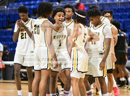 Thumbnail 2 in Shoemaker vs. Fort Bend Marshall (UIL Basketball 5A Region III Semifinal) photogallery.