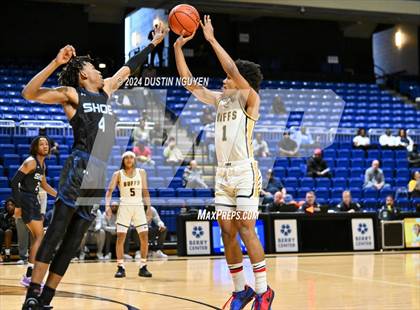 Thumbnail 1 in Shoemaker vs. Fort Bend Marshall (UIL Basketball 5A Region III Semifinal) photogallery.