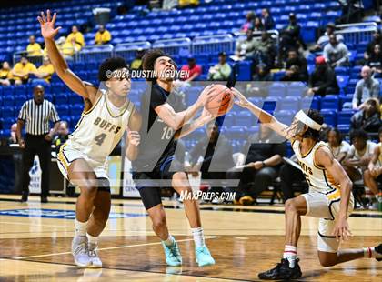 Thumbnail 2 in Shoemaker vs. Fort Bend Marshall (UIL Basketball 5A Region III Semifinal) photogallery.