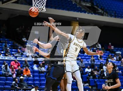 Thumbnail 1 in Shoemaker vs. Fort Bend Marshall (UIL Basketball 5A Region III Semifinal) photogallery.