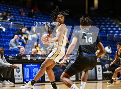 Thumbnail 3 in Shoemaker vs. Fort Bend Marshall (UIL Basketball 5A Region III Semifinal) photogallery.