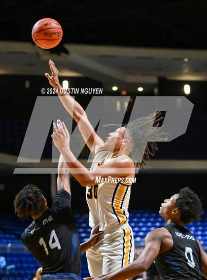 Thumbnail 1 in Shoemaker vs. Fort Bend Marshall (UIL Basketball 5A Region III Semifinal) photogallery.