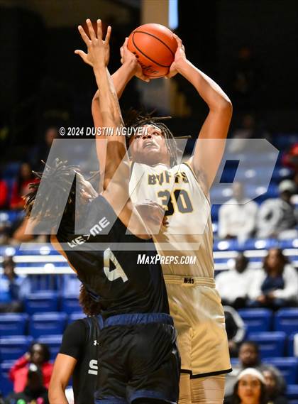 Thumbnail 2 in Shoemaker vs. Fort Bend Marshall (UIL Basketball 5A Region III Semifinal) photogallery.