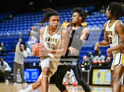Thumbnail 2 in Shoemaker vs. Fort Bend Marshall (UIL Basketball 5A Region III Semifinal) photogallery.