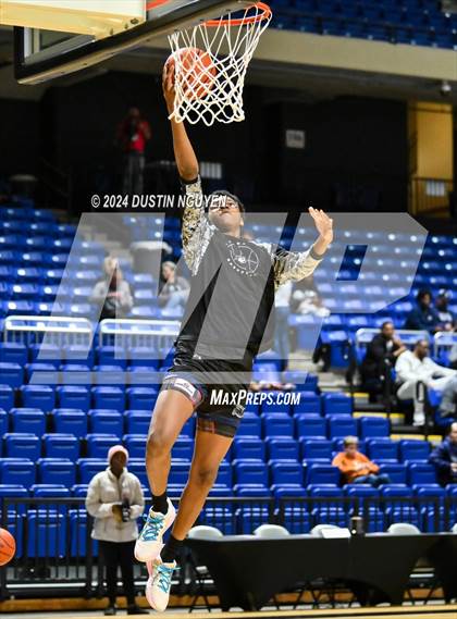Thumbnail 1 in Shoemaker vs. Fort Bend Marshall (UIL Basketball 5A Region III Semifinal) photogallery.