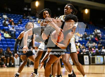Thumbnail 2 in Shoemaker vs. Fort Bend Marshall (UIL Basketball 5A Region III Semifinal) photogallery.