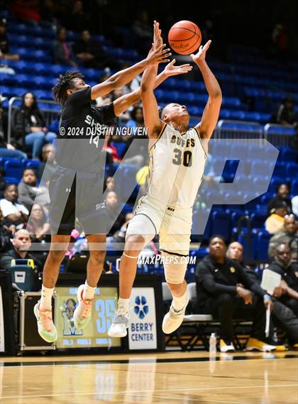 Thumbnail 3 in Shoemaker vs. Fort Bend Marshall (UIL Basketball 5A Region III Semifinal) photogallery.