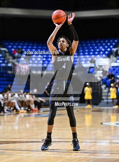 Thumbnail 3 in Shoemaker vs. Fort Bend Marshall (UIL Basketball 5A Region III Semifinal) photogallery.