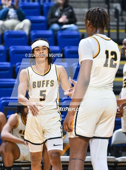 Thumbnail 1 in Shoemaker vs. Fort Bend Marshall (UIL Basketball 5A Region III Semifinal) photogallery.