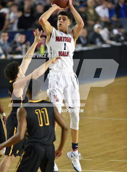 Thumbnail 3 in Lincoln vs. Nathan Hale (WIAA 3A Semifinal Playoff)  photogallery.