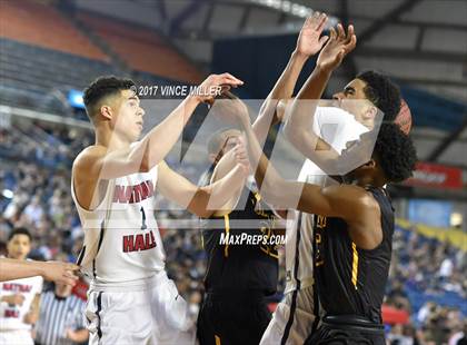 Thumbnail 3 in Lincoln vs. Nathan Hale (WIAA 3A Semifinal Playoff)  photogallery.
