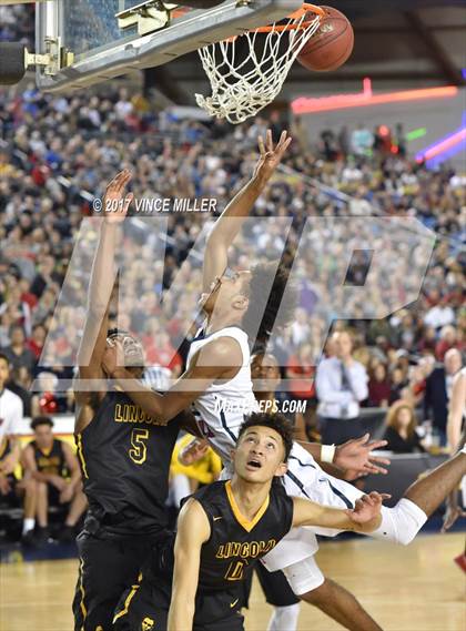 Thumbnail 3 in Lincoln vs. Nathan Hale (WIAA 3A Semifinal Playoff)  photogallery.