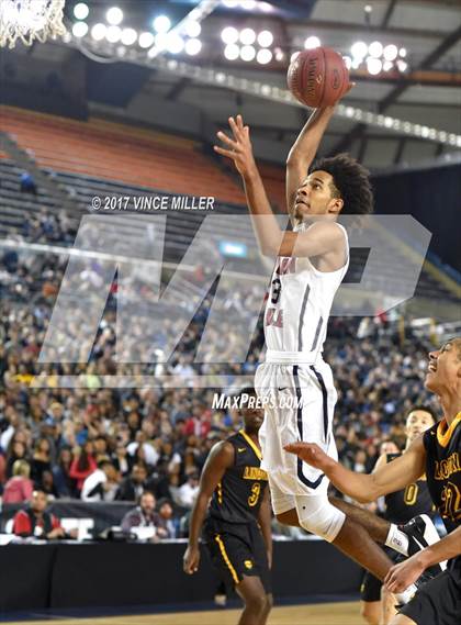 Thumbnail 3 in Lincoln vs. Nathan Hale (WIAA 3A Semifinal Playoff)  photogallery.