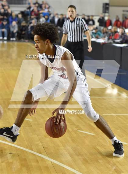 Thumbnail 3 in Lincoln vs. Nathan Hale (WIAA 3A Semifinal Playoff)  photogallery.