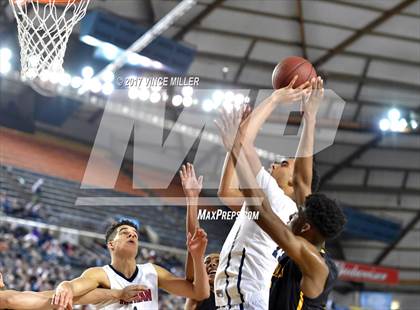 Thumbnail 1 in Lincoln vs. Nathan Hale (WIAA 3A Semifinal Playoff)  photogallery.