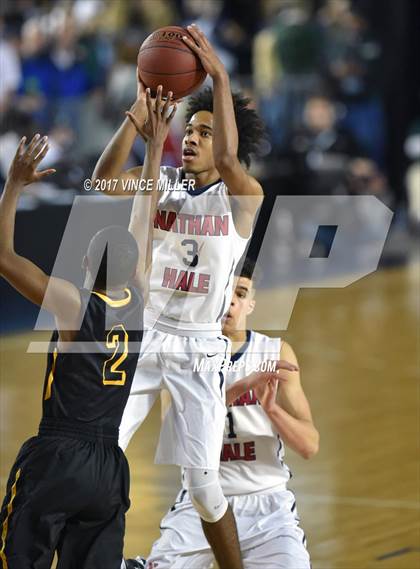 Thumbnail 3 in Lincoln vs. Nathan Hale (WIAA 3A Semifinal Playoff)  photogallery.