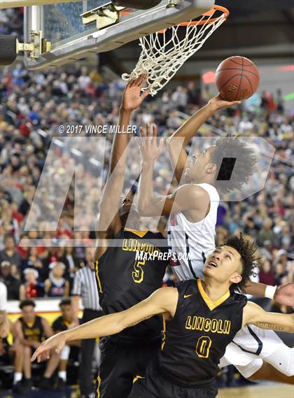Thumbnail 2 in Lincoln vs. Nathan Hale (WIAA 3A Semifinal Playoff)  photogallery.