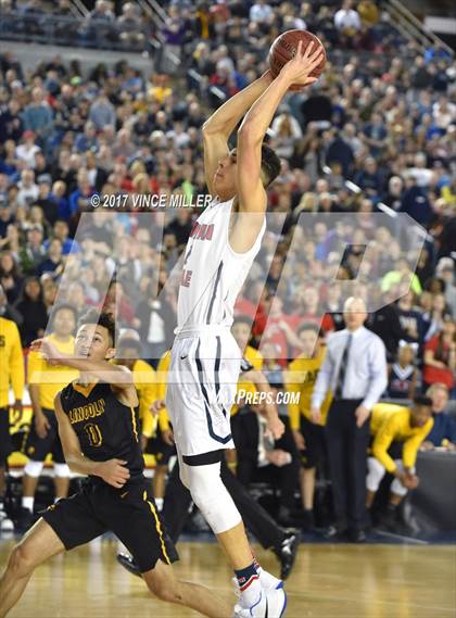Thumbnail 2 in Lincoln vs. Nathan Hale (WIAA 3A Semifinal Playoff)  photogallery.