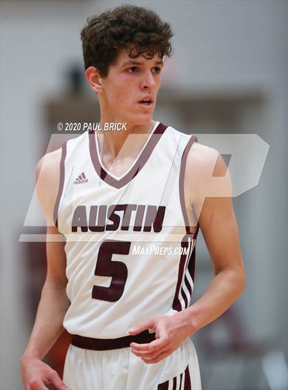 Thumbnail 2 in Austin vs. Del Valle photogallery.