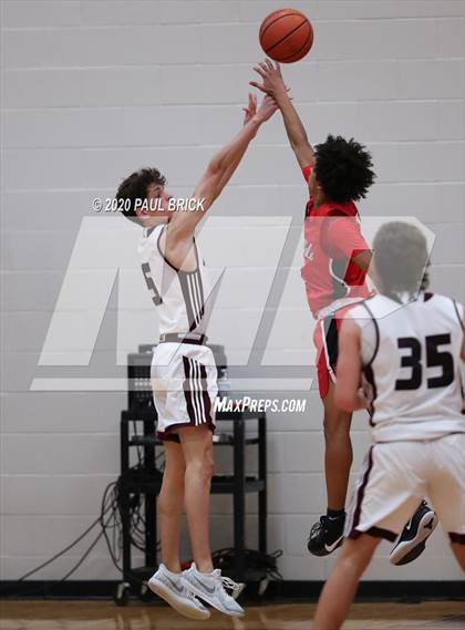 Thumbnail 1 in Austin vs. Del Valle photogallery.