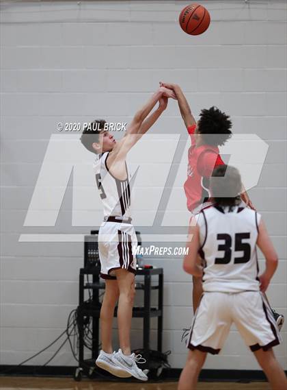 Thumbnail 2 in Austin vs. Del Valle photogallery.