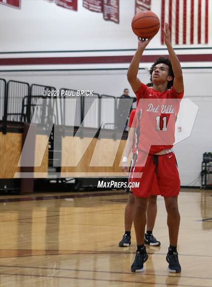 Thumbnail 2 in Austin vs. Del Valle photogallery.