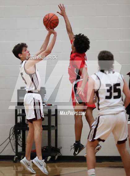 Thumbnail 3 in Austin vs. Del Valle photogallery.