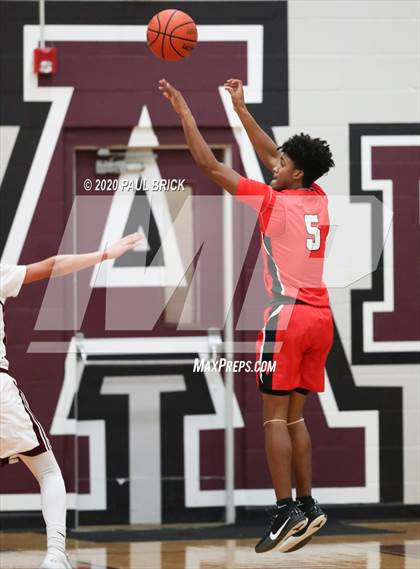Thumbnail 2 in Austin vs. Del Valle photogallery.