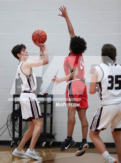 Thumbnail 2 in Austin vs. Del Valle photogallery.
