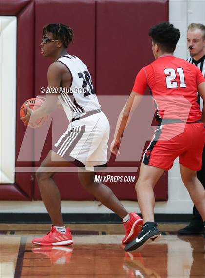 Thumbnail 2 in Austin vs. Del Valle photogallery.