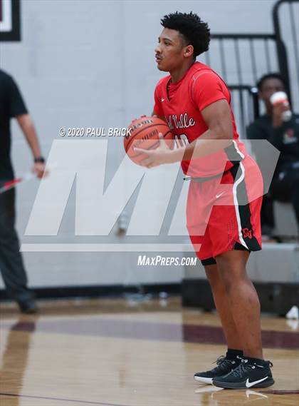 Thumbnail 2 in Austin vs. Del Valle photogallery.