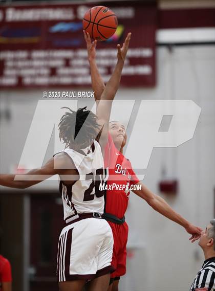 Thumbnail 2 in Austin vs. Del Valle photogallery.