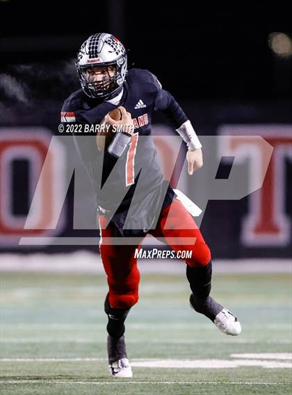 Thumbnail 2 in Loveland vs. Montrose (CHSAA 4A Quarter Finals) photogallery.