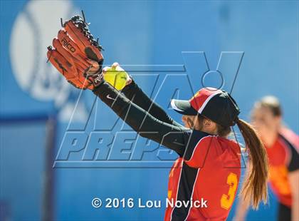 Thumbnail 3 in Robertson @ Espanola Valley (Lady Horsemen Invitational) photogallery.