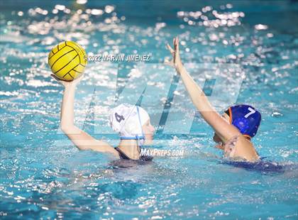 Thumbnail 2 in Westlake vs Camarillo photogallery.