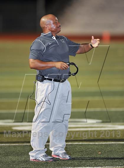Thumbnail 2 in Alvarado vs Mexia (Dale Hansen Football Classic) photogallery.