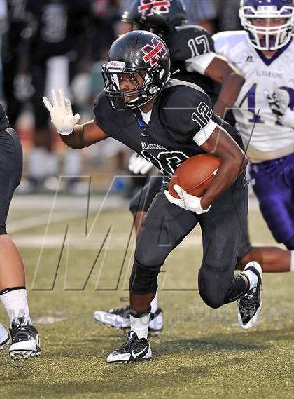Thumbnail 1 in Alvarado vs Mexia (Dale Hansen Football Classic) photogallery.