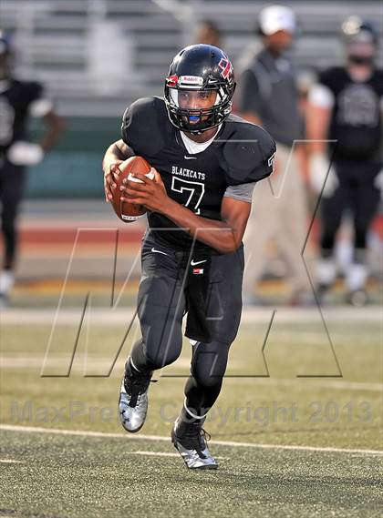 Thumbnail 1 in Alvarado vs Mexia (Dale Hansen Football Classic) photogallery.