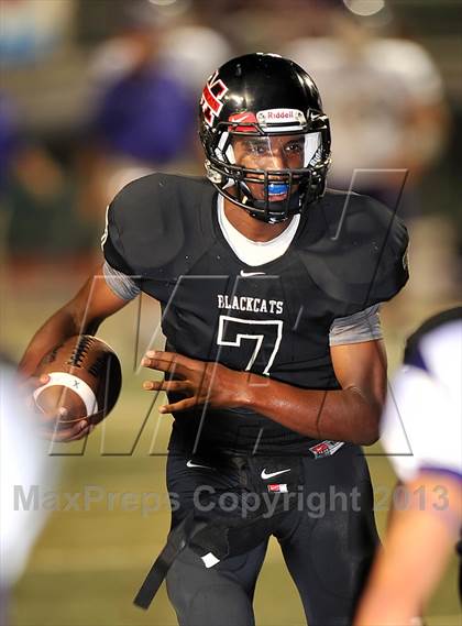 Thumbnail 2 in Alvarado vs Mexia (Dale Hansen Football Classic) photogallery.