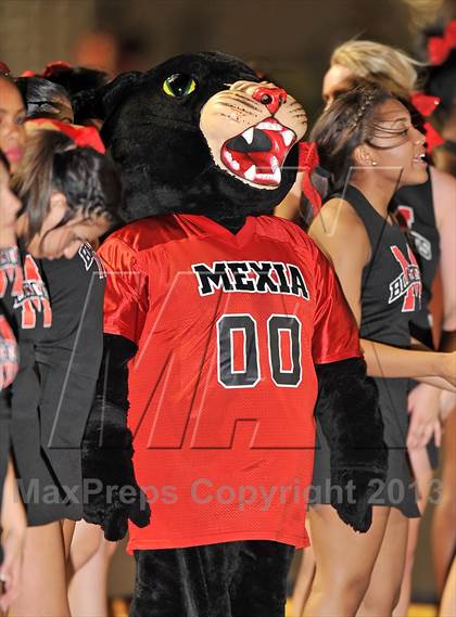 Thumbnail 2 in Alvarado vs Mexia (Dale Hansen Football Classic) photogallery.
