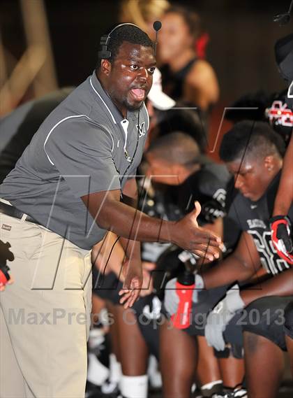 Thumbnail 3 in Alvarado vs Mexia (Dale Hansen Football Classic) photogallery.