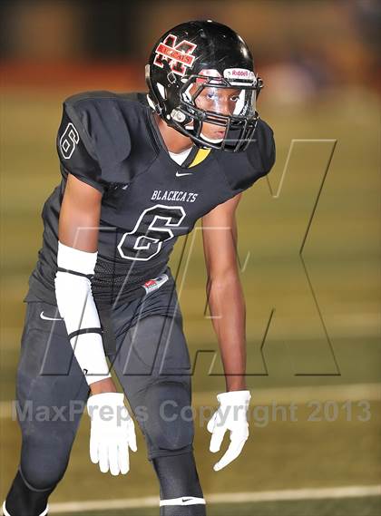 Thumbnail 2 in Alvarado vs Mexia (Dale Hansen Football Classic) photogallery.